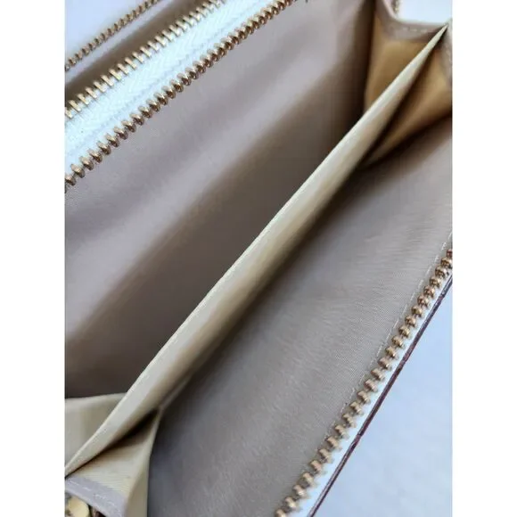 B BRENTANO Vegan Cute Dogs Graphic Patriotic Wallet Clutch NWT - Picture 4 of 7